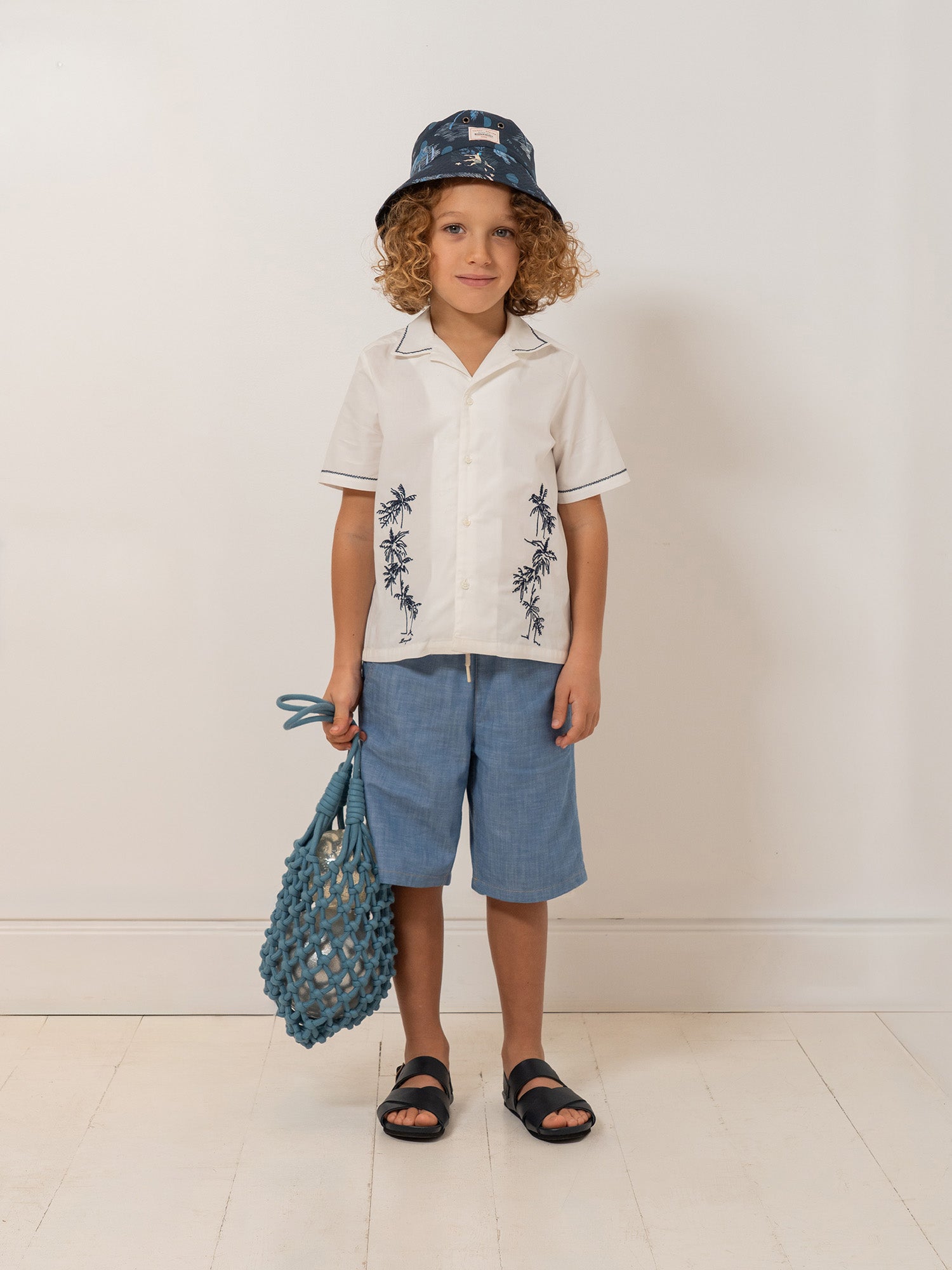 shirt embroidered in organic cotton poplin