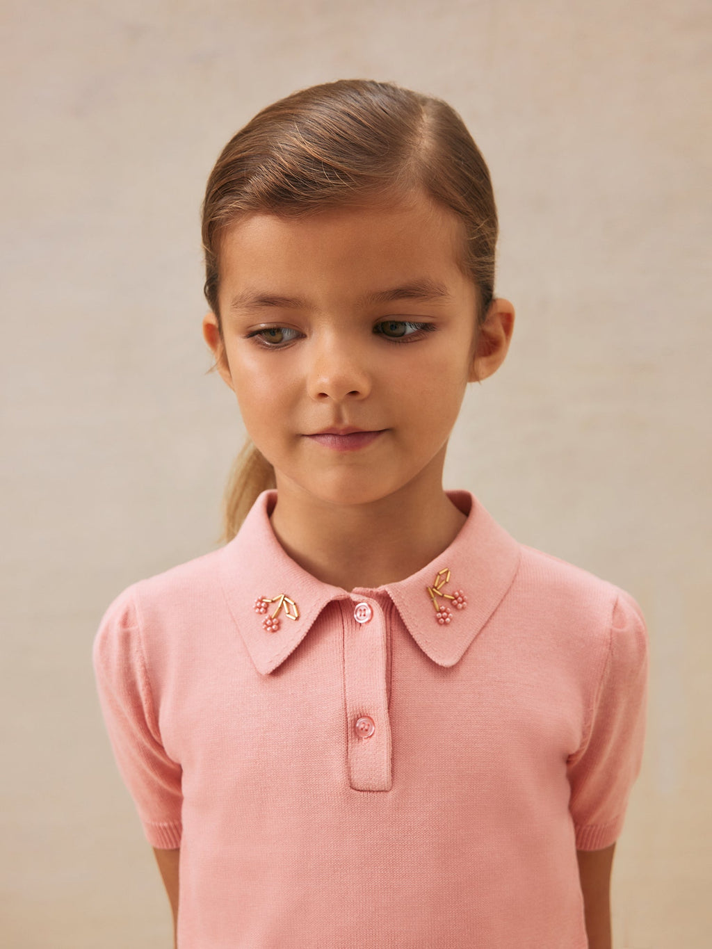 polo avec broderies cerises perlées