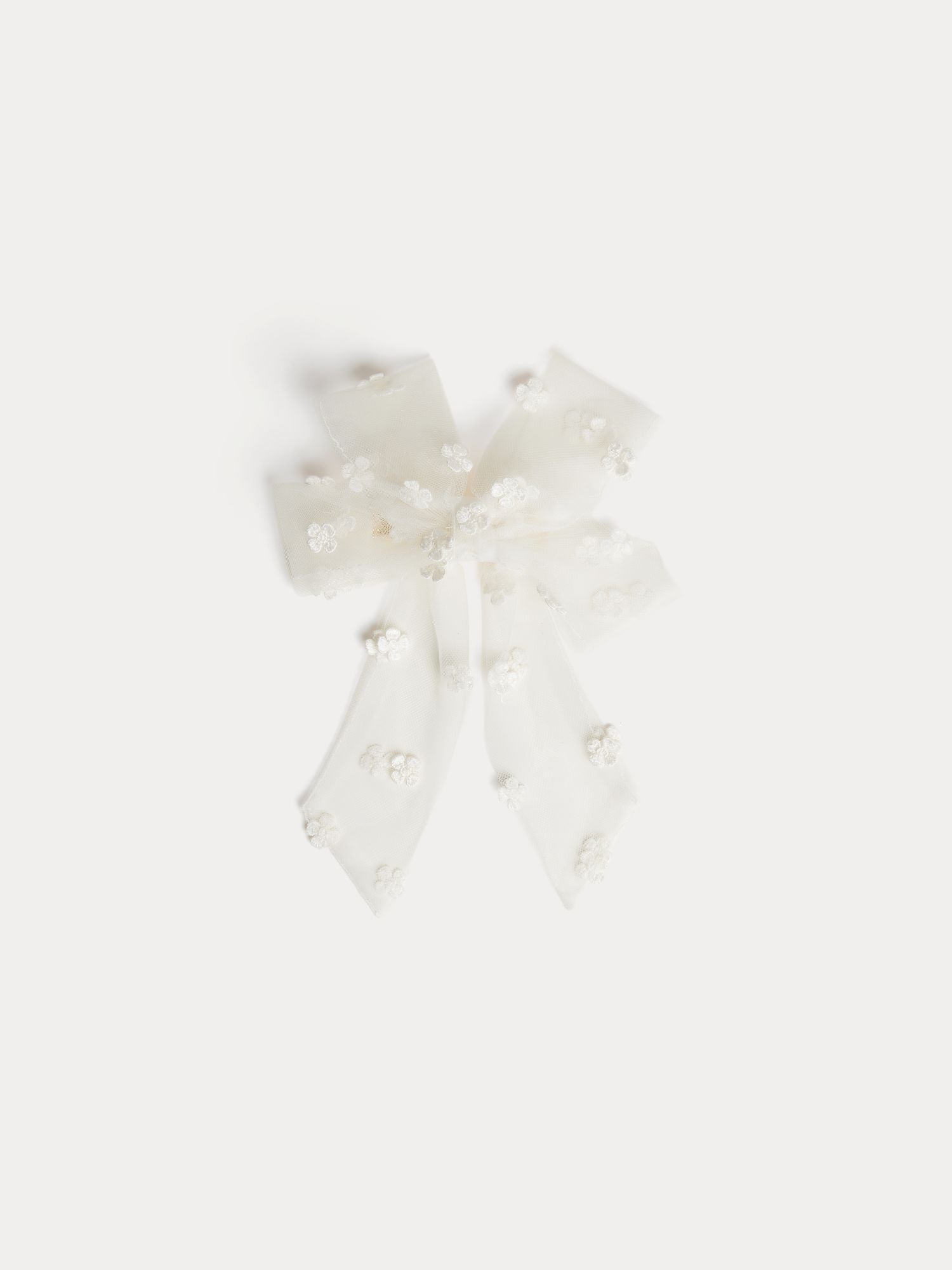 barrette in embroidered tulle